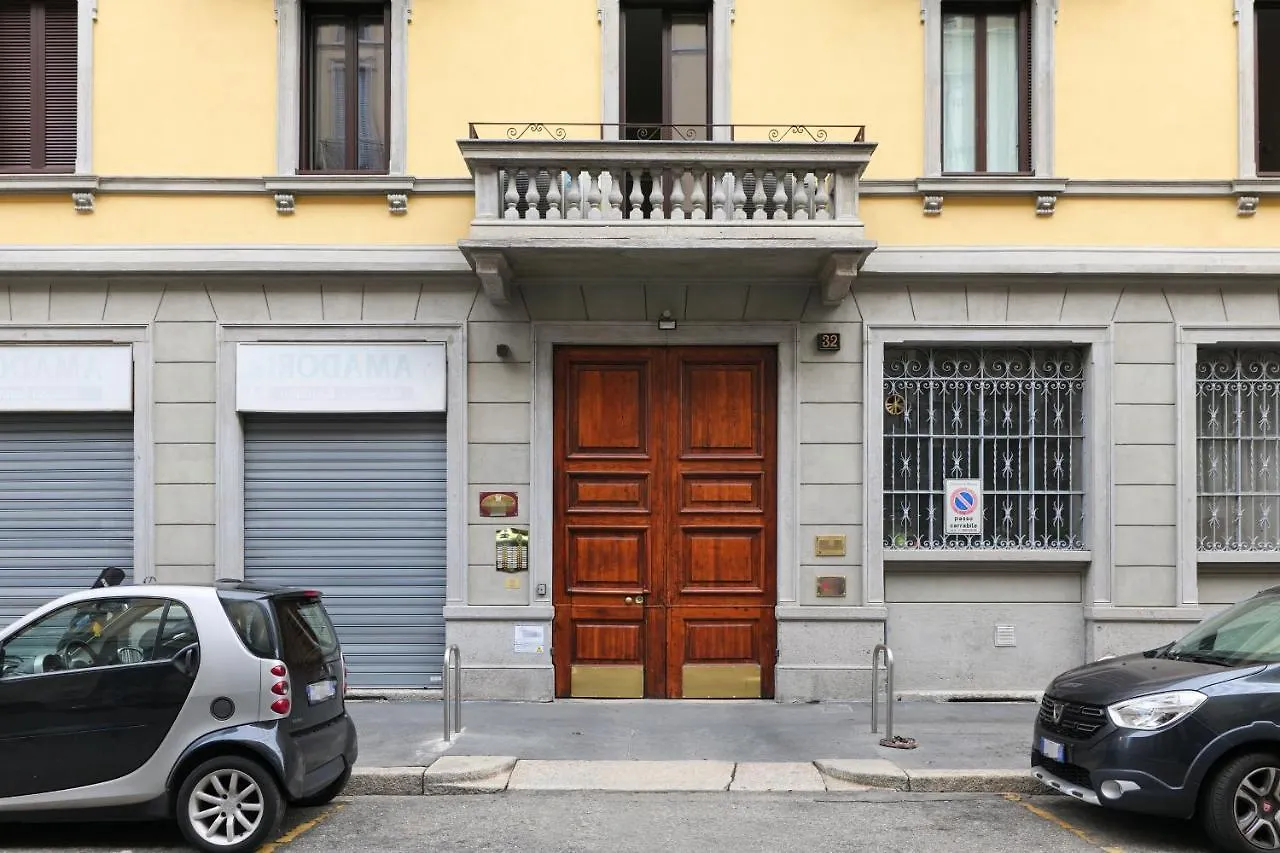 Elegant P.Venezia Attic Apartment Milan