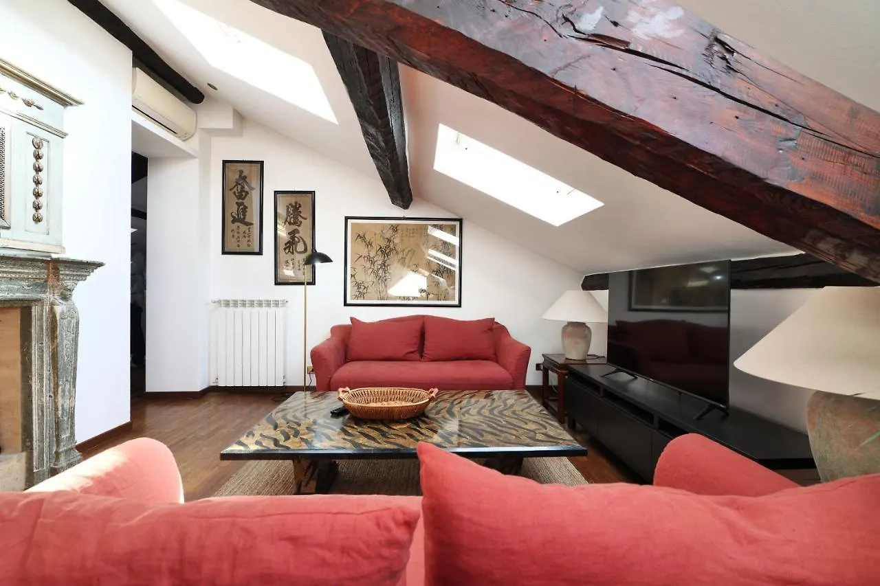Elegant P.Venezia Attic Apartment Milan 0*,
